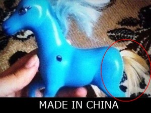 「中国製の馬のおもちゃを分解したら…絶望するほど後悔した」衝撃の写真